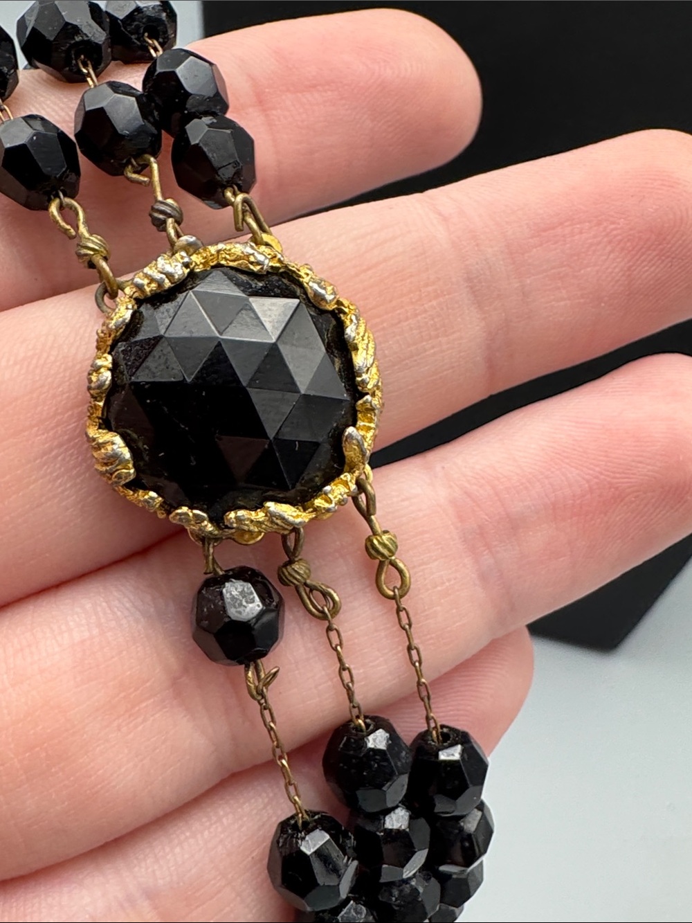 GLASS VINTAGE Black Faceted Bead Multi-Strand Necklace - Picture 3 of 4